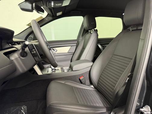 Santorini Black Metallic 2026 Land Rover Discovery Sport Landmark