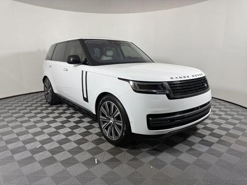 2023 Land Rover Range Rover P530 SE
