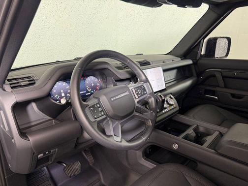 2025 Land Rover Defender 110 P400 S