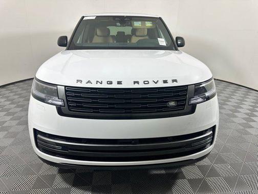 2025 Land Rover Range Rover P400 SE 7 Seat