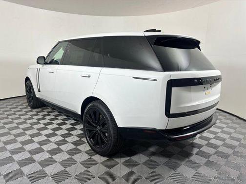 2025 Land Rover Range Rover P400 SE 7 Seat