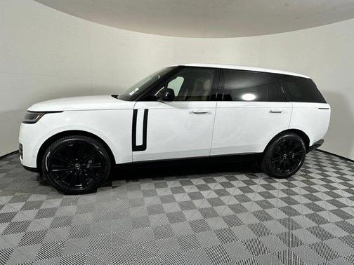 2025 Land Rover Range Rover P400 SE 7 Seat