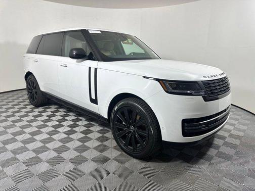 2025 Land Rover Range Rover P400 SE 7 Seat