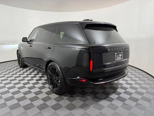 2026 Land Rover Range Rover P530 SE 7 Seat