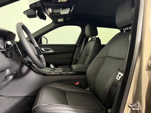 2026 Land Rover Range Rover Velar P250 SE R-Dynamic