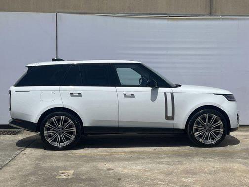 2025 Land Rover Range Rover P400 SE