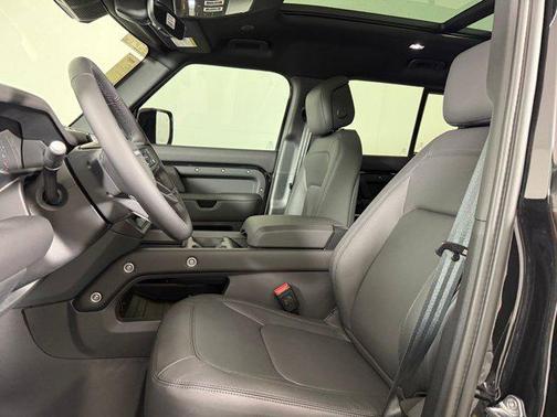 Santorini Black Metallic 2026 Land Rover Defender P400 X-Dynamic SE