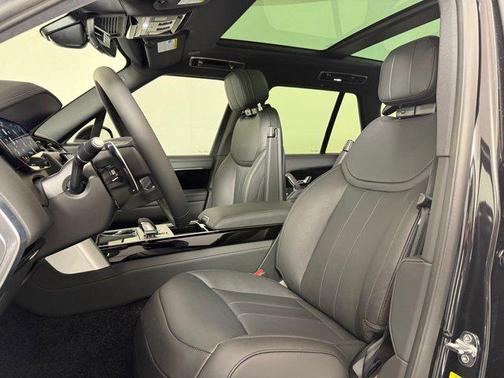 2026 Land Rover Range Rover P530 SE