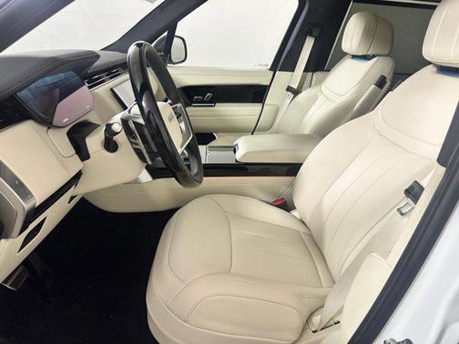 2025 Land Rover Range Rover P400 SE 7 Seat