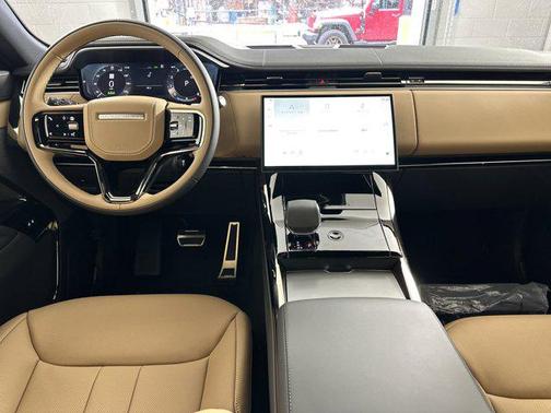 2025 Land Rover Range Rover Sport SE