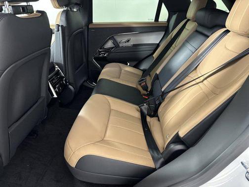 2025 Land Rover Range Rover Sport SE
