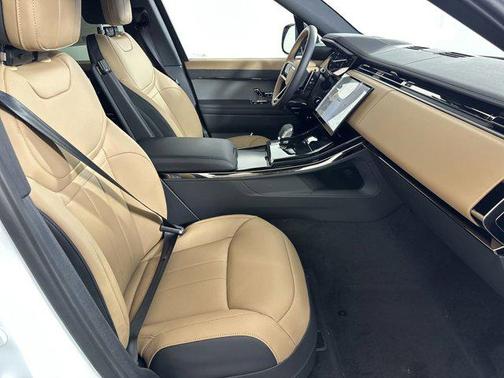 2025 Land Rover Range Rover Sport SE