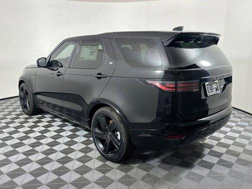 2024 Land Rover Discovery P300 Dynamic SE