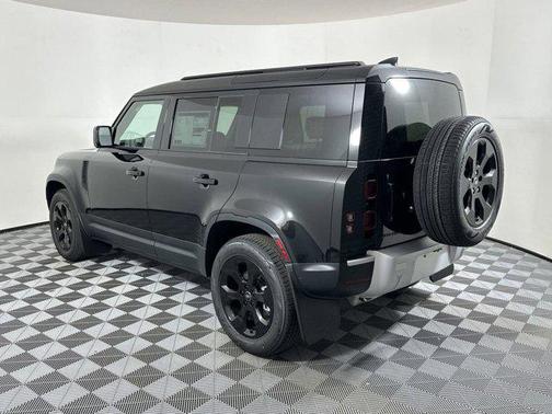 2025 Land Rover Defender 110 P400 S