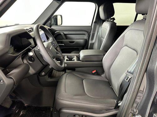 2025 Land Rover Defender 110 P400 X-Dynamic SE