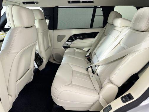 2025 Land Rover Range Rover P530 SE 7 Seat