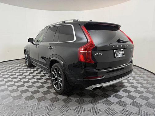 2018 Volvo XC90 T6 Momentum