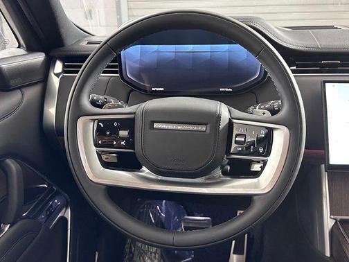 2025 Land Rover Range Rover P530 SE