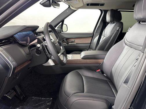 2025 Land Rover Range Rover P530 SE