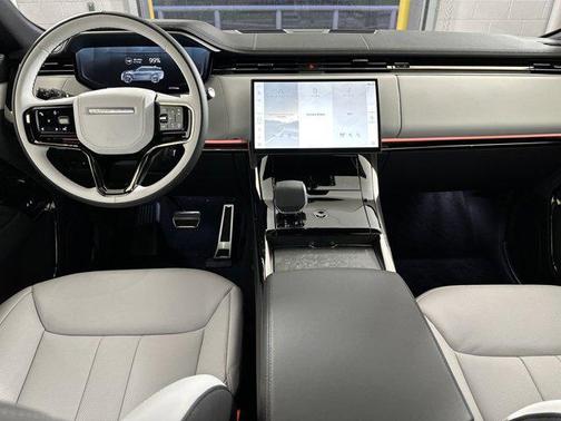 2025 Land Rover Range Rover Sport SE