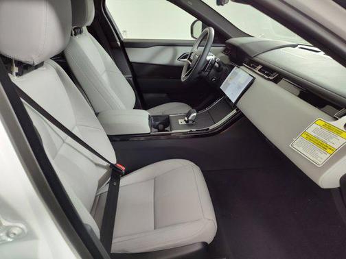 2026 Land Rover Range Rover Velar Dynamic SE