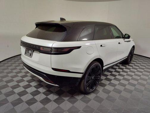 2026 Land Rover Range Rover Velar Dynamic SE