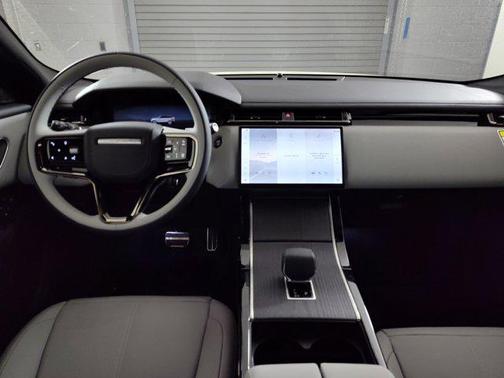 2026 Land Rover Range Rover Velar Dynamic SE