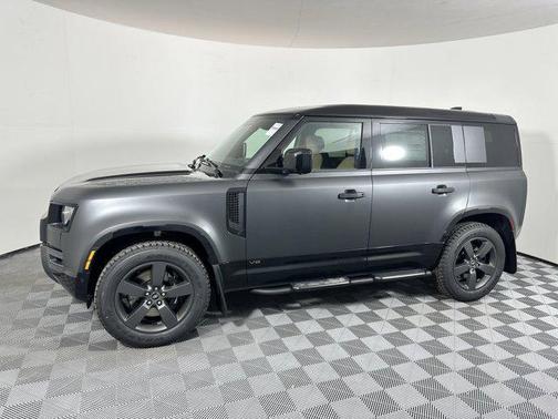 2025 Land Rover Defender 110 V8