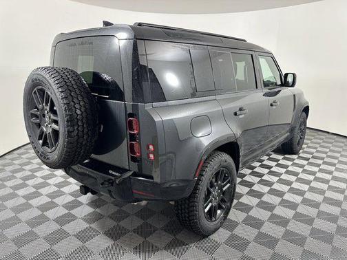 2025 Land Rover Defender 110 P400 X-Dynamic SE