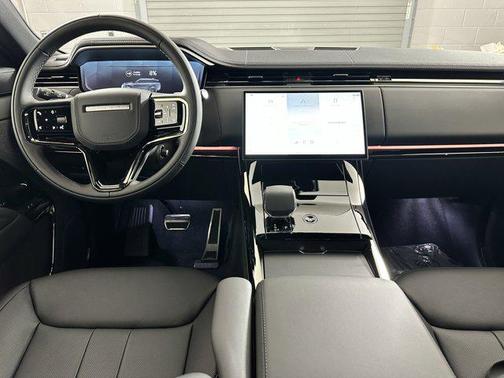 2025 Land Rover Range Rover Sport SE