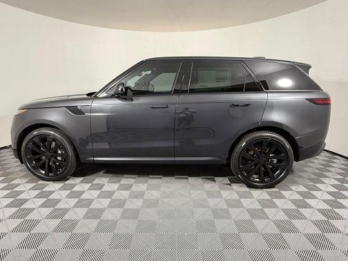 Carpathian Grey Premium Metallic 2026 Land Rover Range Rover Sport SE