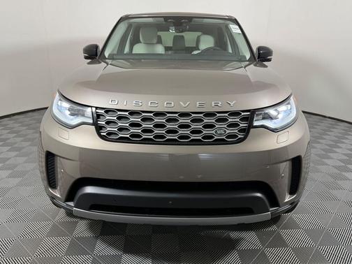 Lantau Bronze Metallic 2026 Land Rover Discovery S