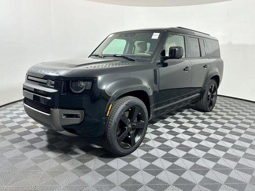 2025 Land Rover Defender 130 P400 X-Dynamic SE
