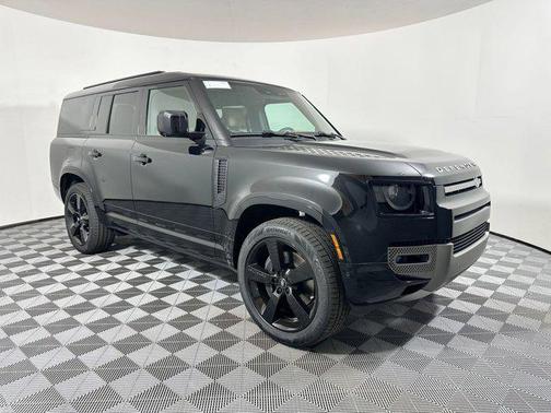 2025 Land Rover Defender 130 P400 X-Dynamic SE
