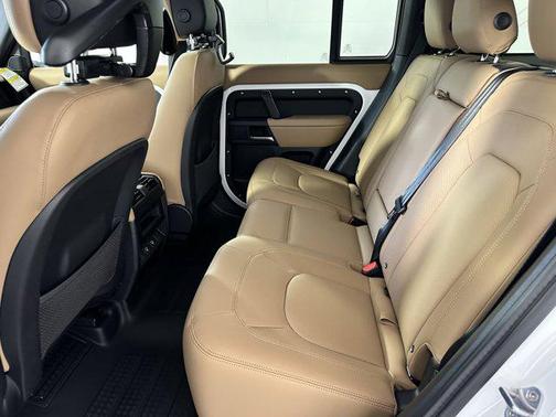 2025 Land Rover Defender 110 P300