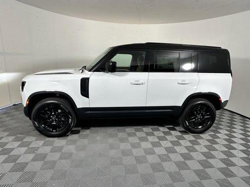 2025 Land Rover Defender 110 P300
