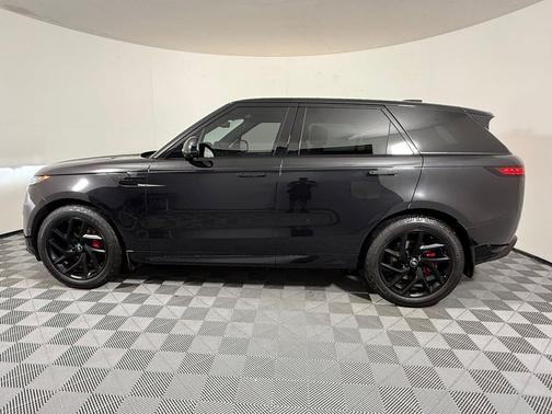 Santorini Black Metallic 2024 Land Rover Range Rover Sport SE