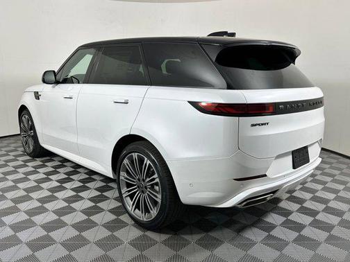 2025 Land Rover Range Rover Sport SE