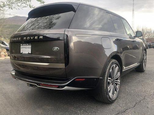 2023 Land Rover Range Rover P400 SE
