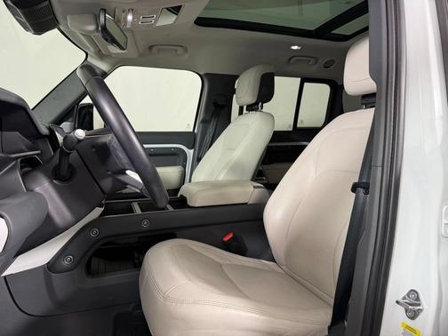 Fuji White 2024 Land Rover Defender 130 P400 S