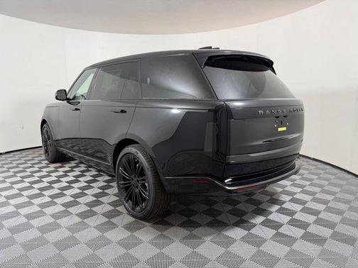 2026 Land Rover Range Rover P530 SE 7 Seat
