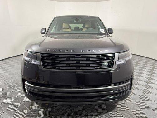 2026 Land Rover Range Rover P530 SE 7 Seat