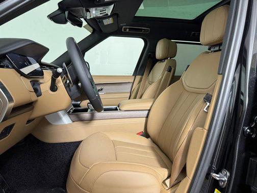 2026 Land Rover Range Rover P530 SE 7 Seat