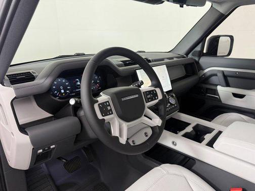 2026 Land Rover Defender P400 X-Dynamic SE