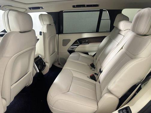 2025 Land Rover Range Rover P530 SE 7 Seat