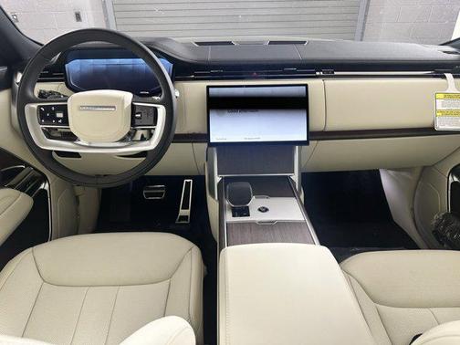 2025 Land Rover Range Rover P530 SE 7 Seat