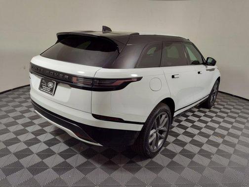 2026 Land Rover Range Rover Velar Dynamic SE