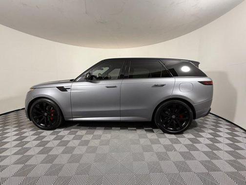 2025 Land Rover Range Rover Sport SE