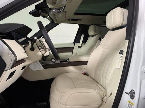 2026 Land Rover Range Rover P400 SE