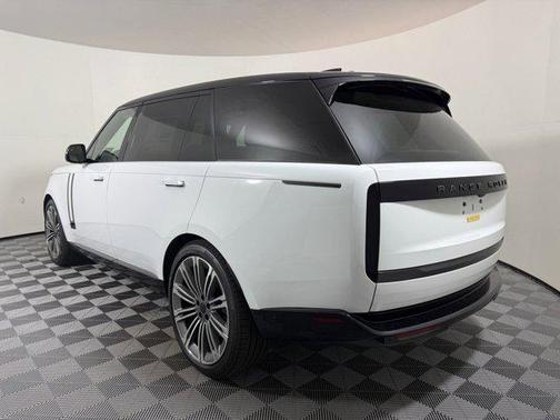 2026 Land Rover Range Rover P400 SE